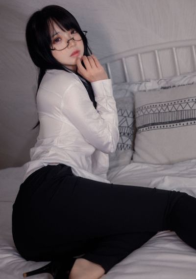 两男睡一个女的称谓_DVD电影完整版