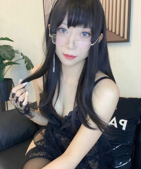 伸进她的小内裤疯狂揉摸没声音_1080免费观看