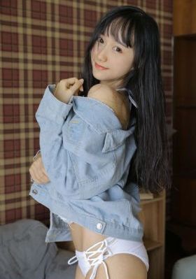 摸美女下部美女爽到不行视频_720迅雷电影在线