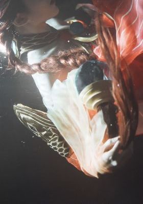 大胆美女扒开腿让我_BD英语手机免费观看完整